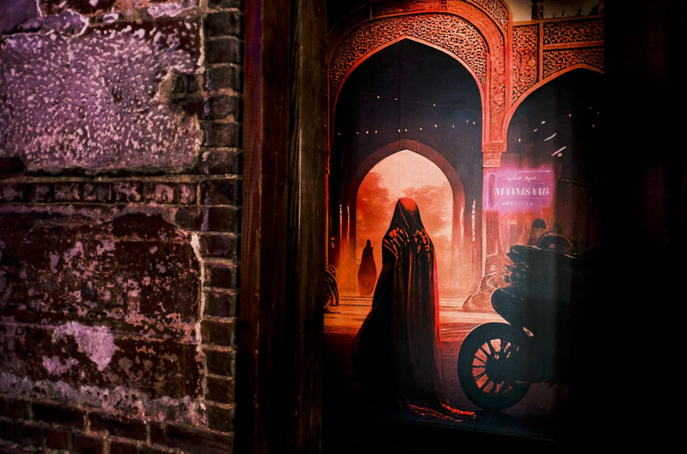 Ma'am Saab, cinematic mood